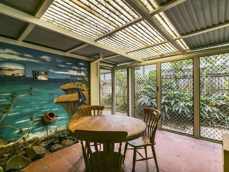 24 Oak Avenue, Surfers Paradise QLD 4217