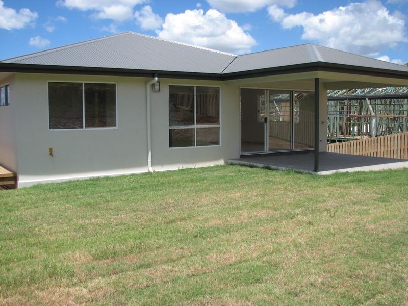 29 Hadrian Crescent, Pacific Pines QLD 4211
