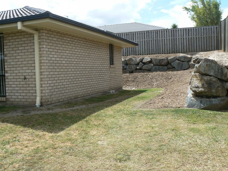 262 Universal Street, Oxenford QLD 4210