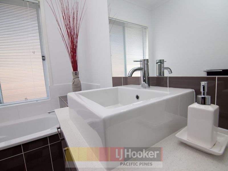 13 Yarrayne Valley Drive, Upper Coomera QLD 4209