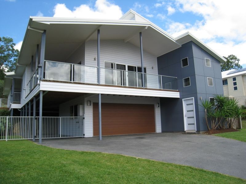 16 Sandow Street, Pacific Pines QLD 4211