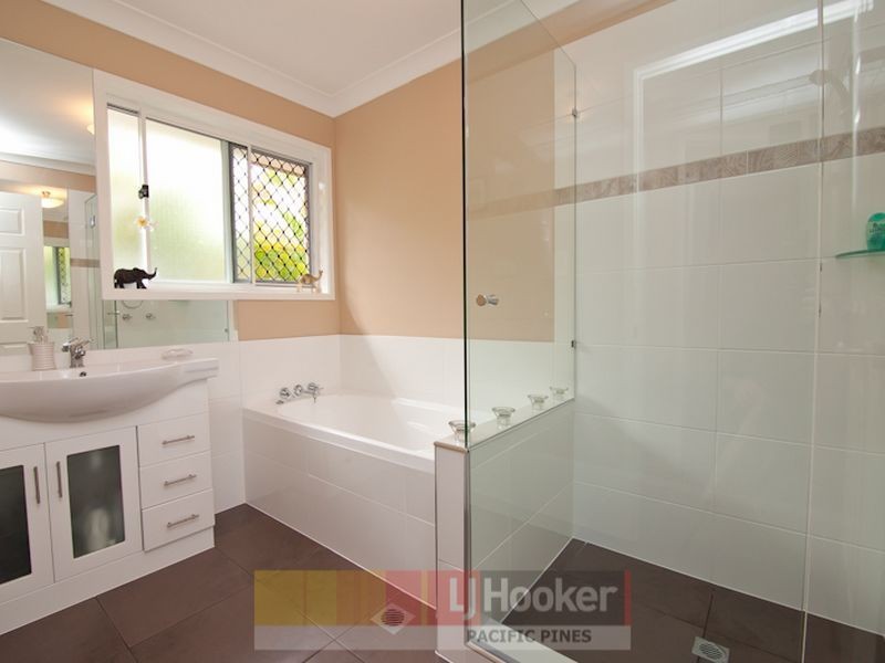 11 Pinedale Street, Oxenford QLD 4210