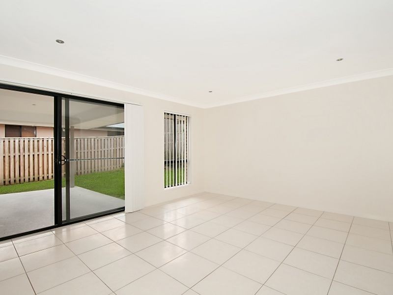 12 Willunga Street, Pacific Pines QLD 4211