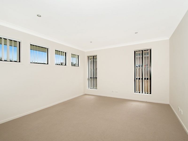 12 Willunga Street, Pacific Pines QLD 4211