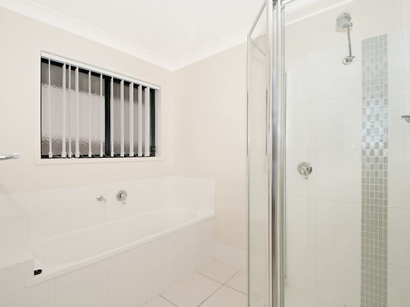 12 Willunga Street, Pacific Pines QLD 4211