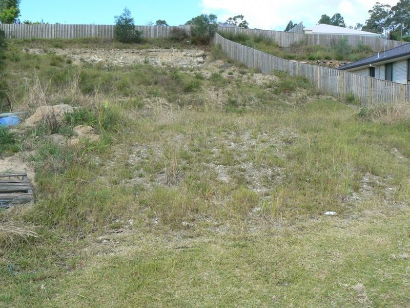 66 Hawkesbury Avenue, Pacific Pines QLD 4211