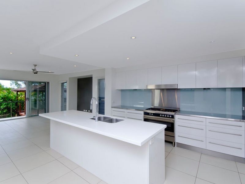 3 Rapa Court, Pacific Pines QLD 4211