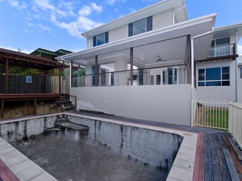 3 Rapa Court, Pacific Pines QLD 4211