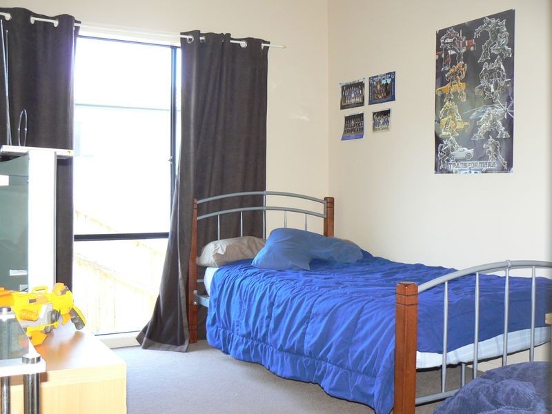 22 Angourie Crescent, Pacific Pines QLD 4211