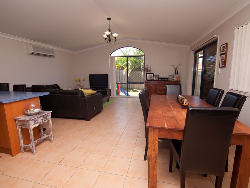 10 Palm Street, Pacific Pines QLD 4211