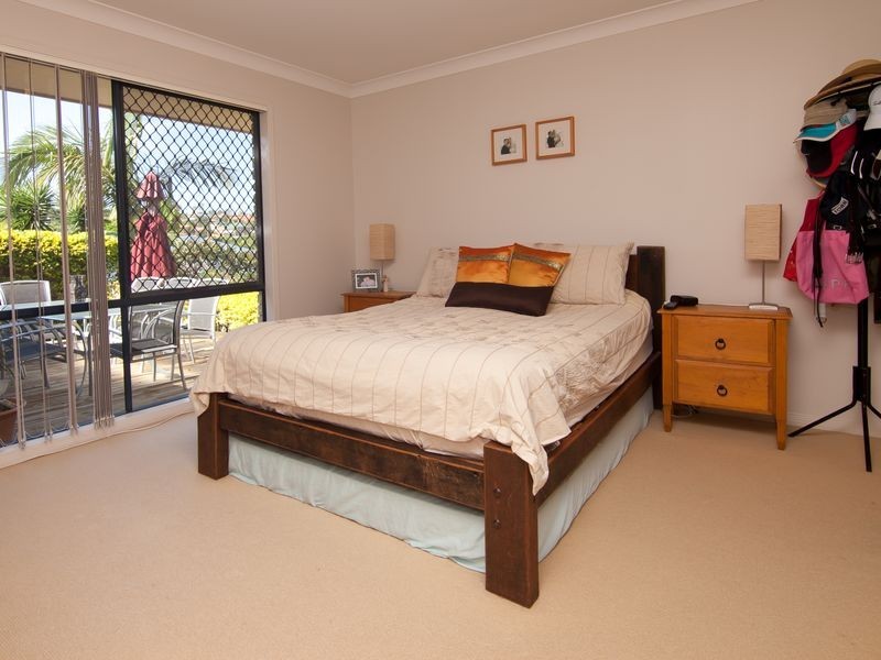 10 Palm Street, Pacific Pines QLD 4211