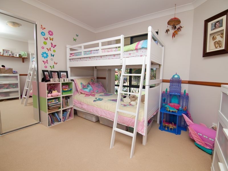 10 Palm Street, Pacific Pines QLD 4211