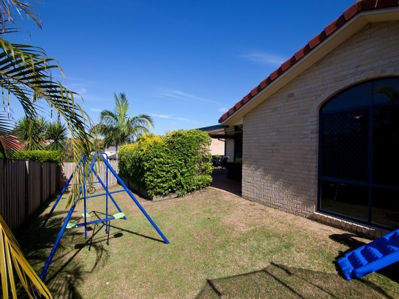 10 Palm Street, Pacific Pines QLD 4211