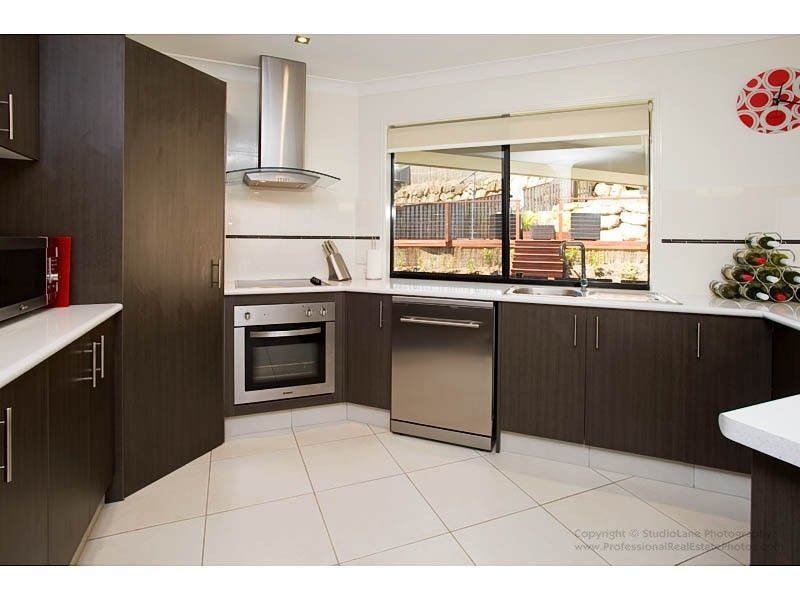 3 Tooma Place, Pacific Pines QLD 4211