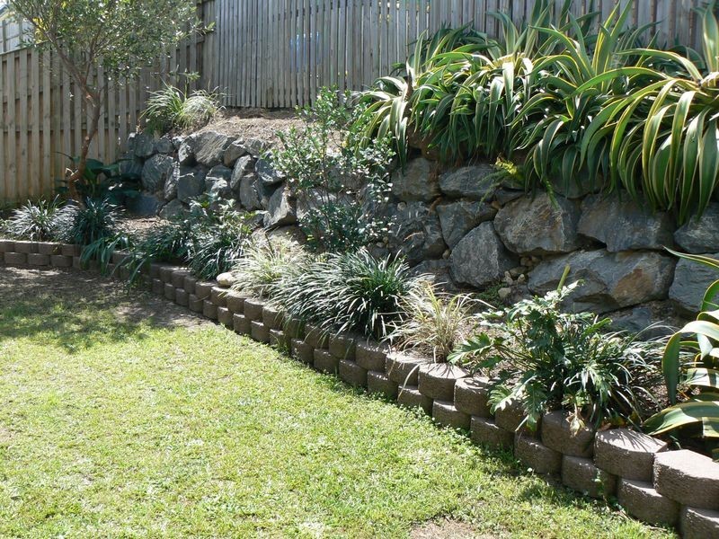 1/5 Lennox Street, Pacific Pines QLD 4211