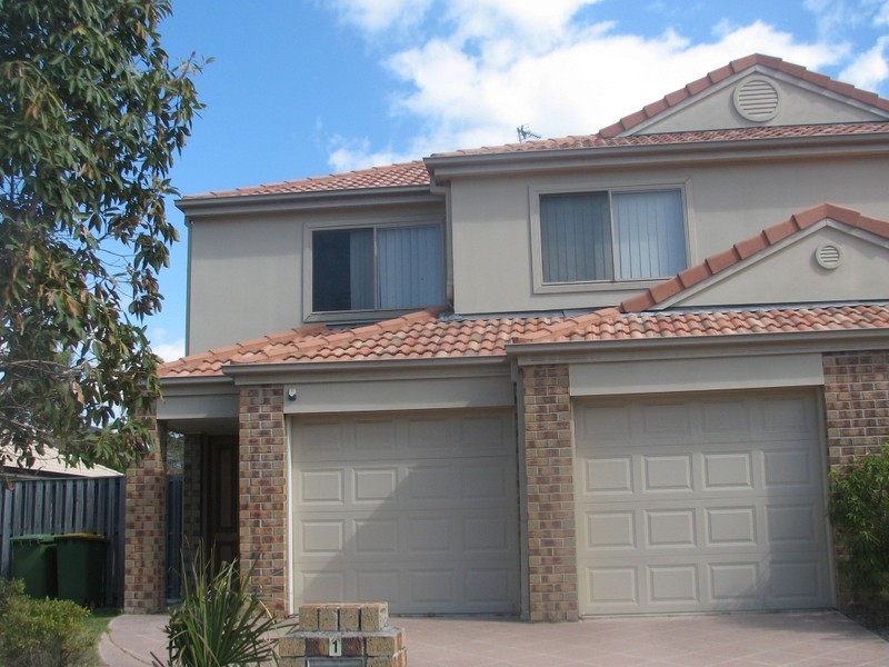 1/1 Stromlo Court, Pacific Pines QLD 4211