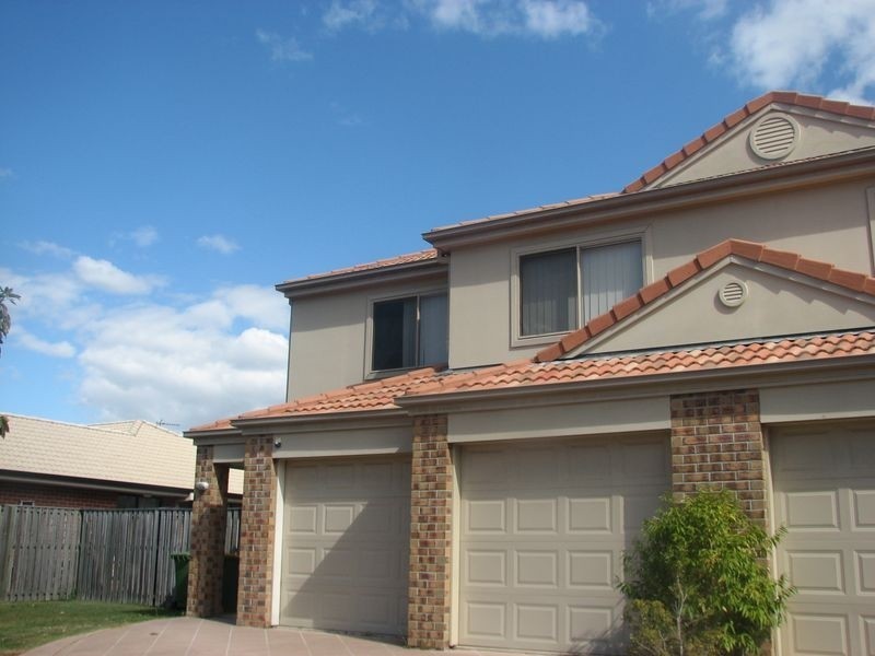 1/1 Stromlo Court, Pacific Pines QLD 4211