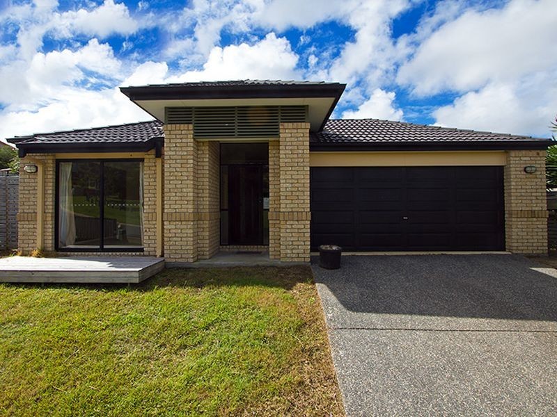 5 Heatons Crescent, Pacific Pines QLD 4211