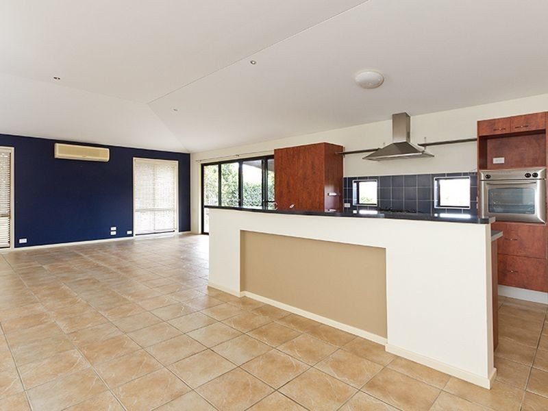 5 Heatons Crescent, Pacific Pines QLD 4211