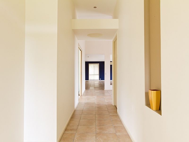 5 Heatons Crescent, Pacific Pines QLD 4211