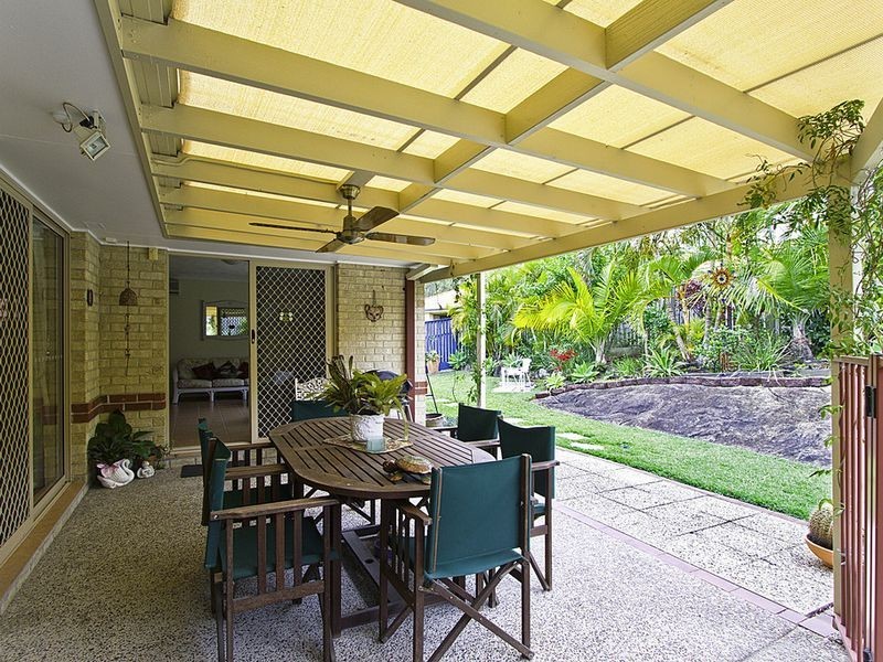 6 Henderson Rise, Pacific Pines QLD 4211