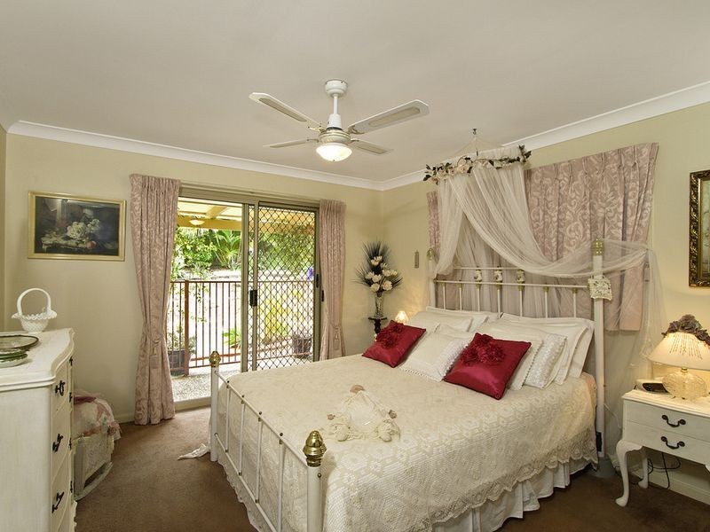 6 Henderson Rise, Pacific Pines QLD 4211