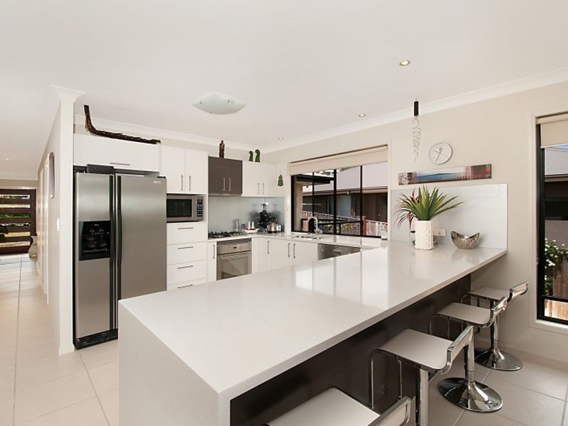 22 Lennox Street, Pacific Pines QLD 4211