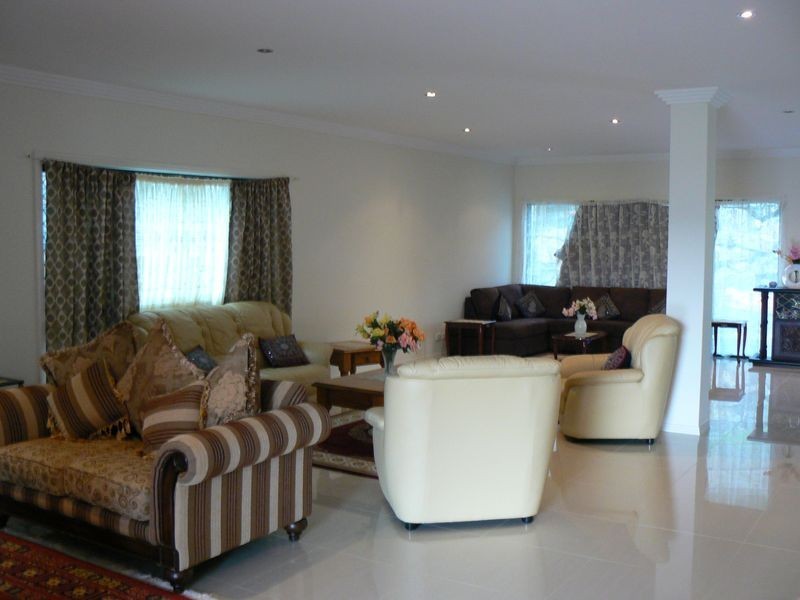 15 Sangster Crescent, Pacific Pines QLD 4211