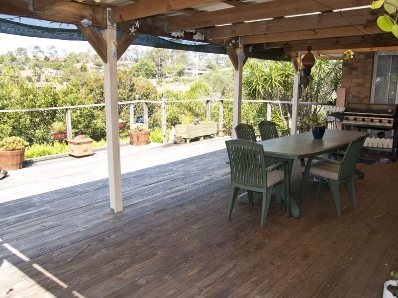 8 Nandi Terrace, Pacific Pines QLD 4211