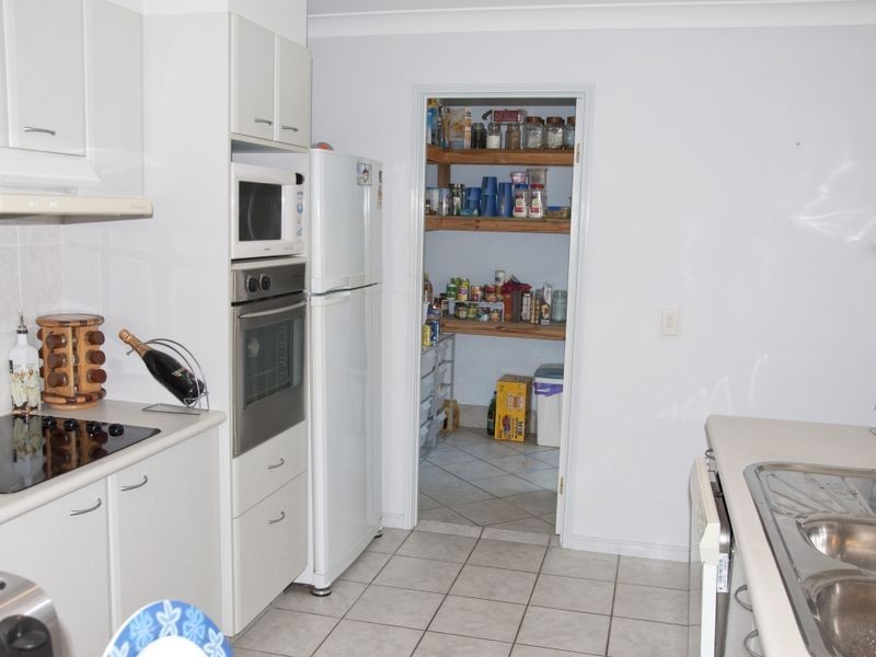 8 Nandi Terrace, Pacific Pines QLD 4211