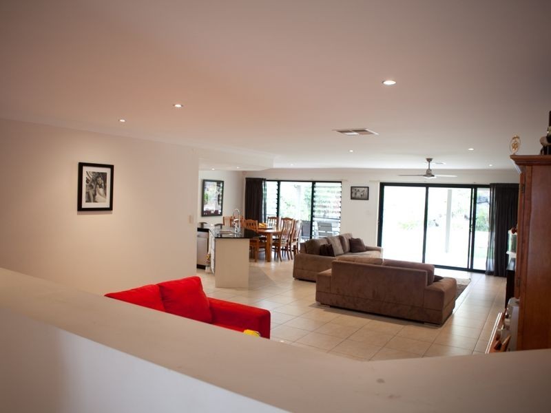 21 Blackheath Terrace, Pacific Pines QLD 4211
