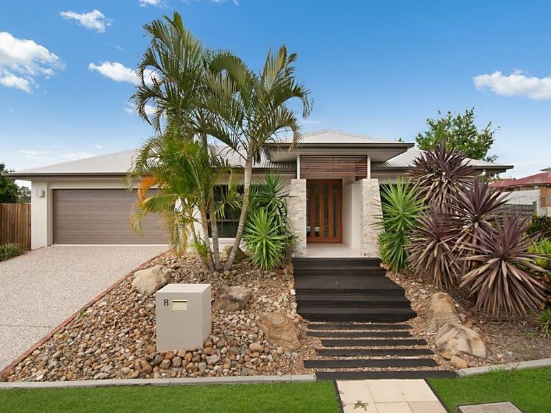 8 Codrington Circuit, Pacific Pines QLD 4211