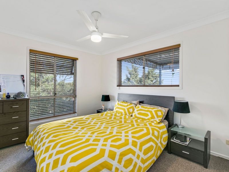 33 Crestridge Crescent, Oxenford QLD 4210