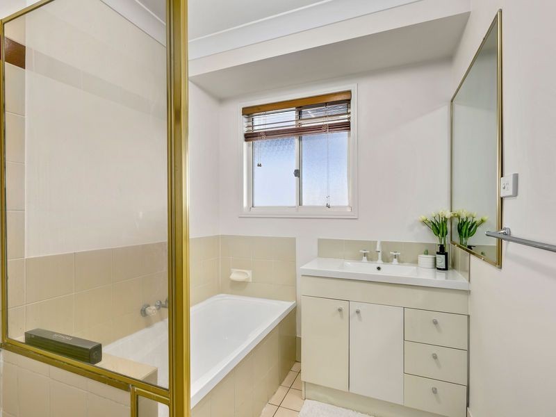 33 Crestridge Crescent, Oxenford QLD 4210