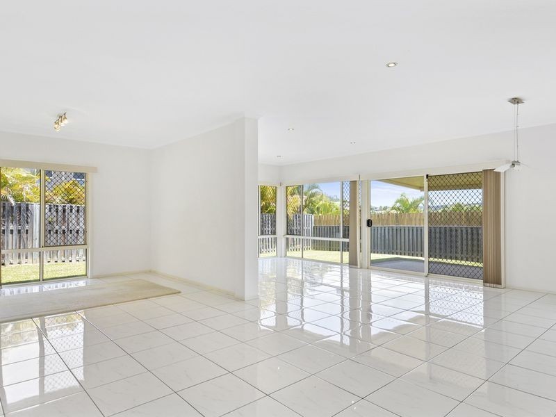 26 Mcrae Circuit, Pacific Pines QLD 4211