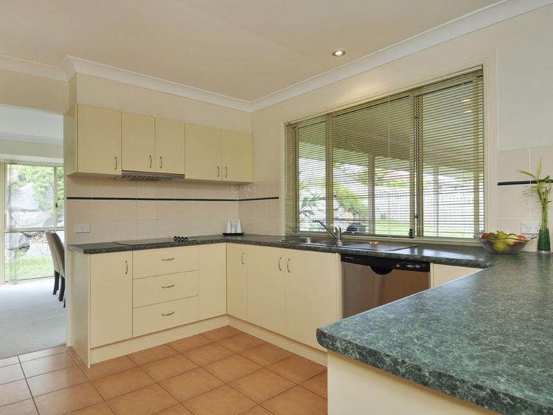 11 Stromlo Court, Pacific Pines QLD 4211