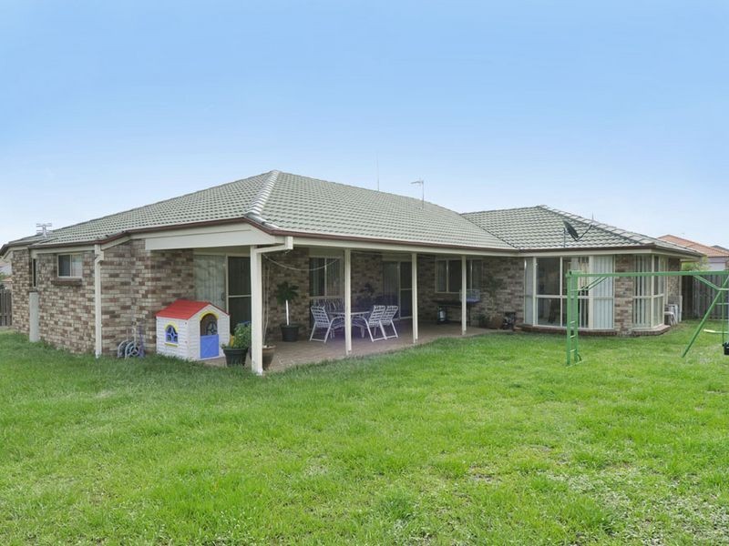 11 Stromlo Court, Pacific Pines QLD 4211