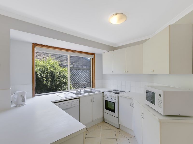 64 Studio Drive, Oxenford QLD 4210