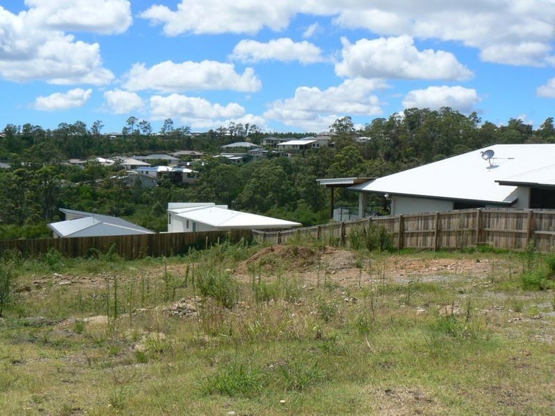 12 Hadrian Crescent, Pacific Pines QLD 4211