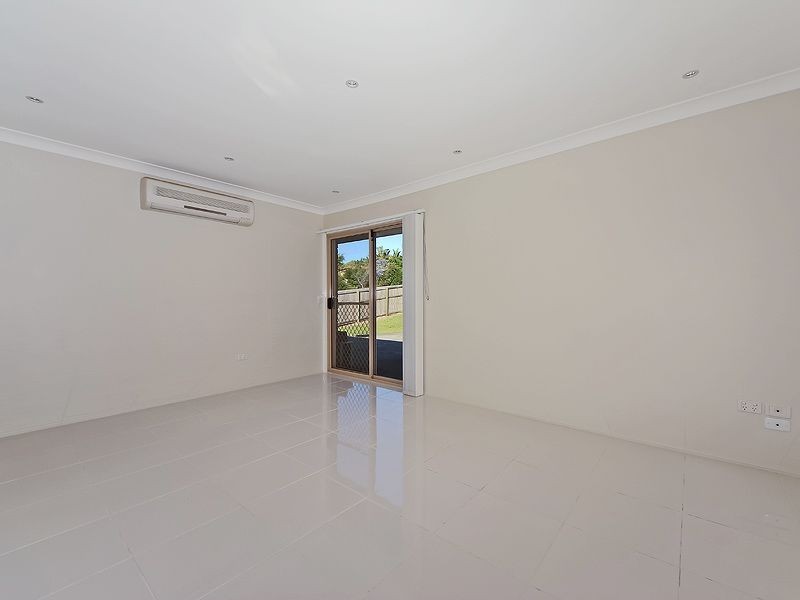 1 Clark Gable Close, Parkwood QLD 4214