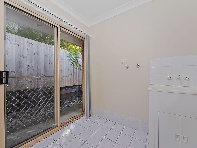 1 Clark Gable Close, Parkwood QLD 4214