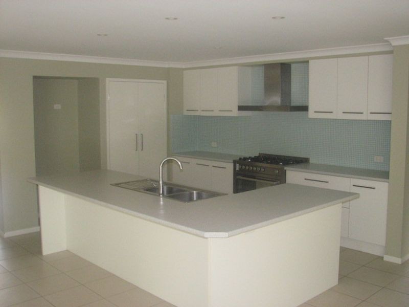 7 Shannonbrook Grove, Oxenford QLD 4210