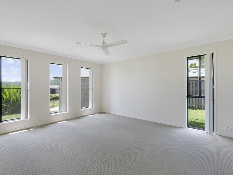 11 Kaplan Street, Oxenford QLD 4210