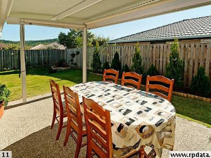 5 Taske Rise, Pacific Pines QLD 4211