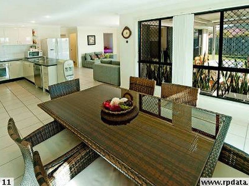5 Taske Rise, Pacific Pines QLD 4211