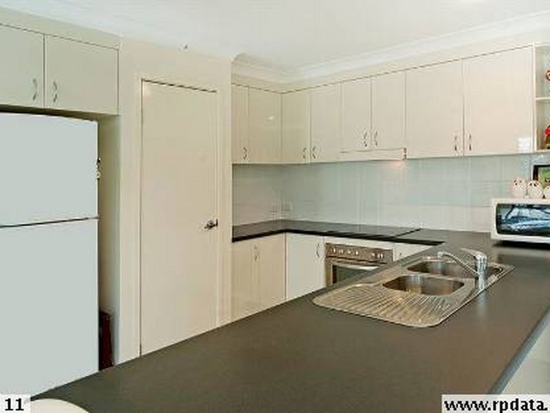5 Taske Rise, Pacific Pines QLD 4211