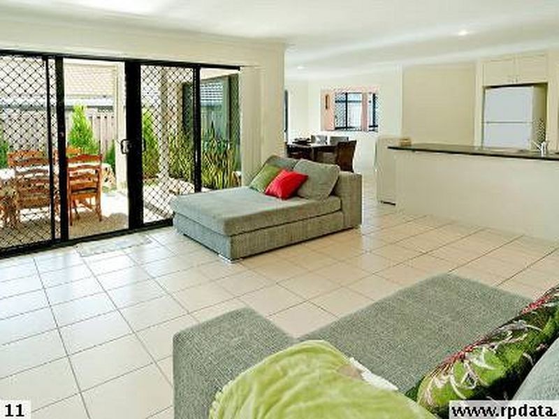 5 Taske Rise, Pacific Pines QLD 4211