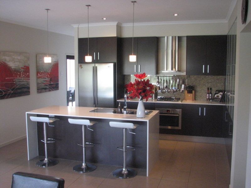 72 Harmsworth Road, Pacific Pines QLD 4211