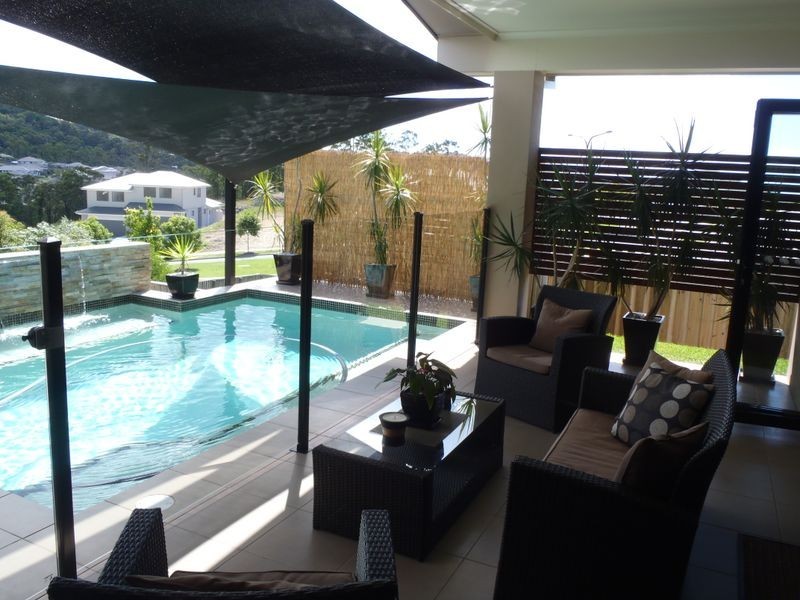 72 Harmsworth Road, Pacific Pines QLD 4211