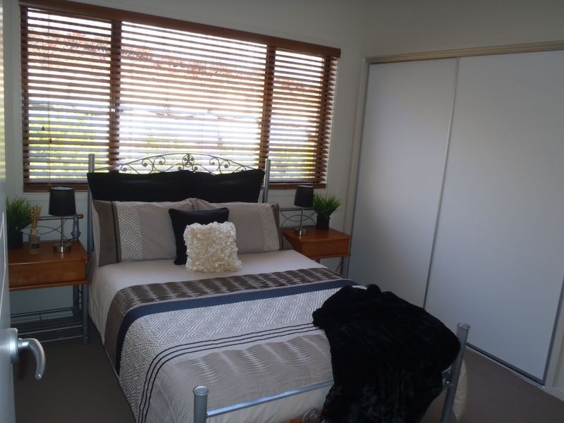 72 Harmsworth Road, Pacific Pines QLD 4211